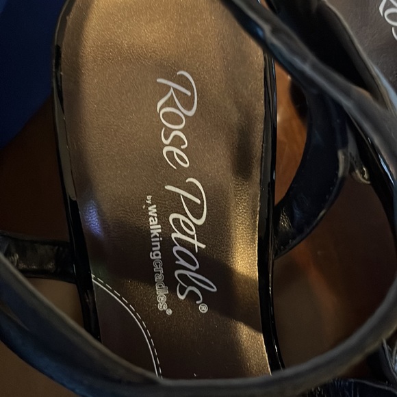 (#133) NWT ladies black heels by Rose Petals/Walking Cradles. Size 6 1/2 medium - Picture 9 of 11